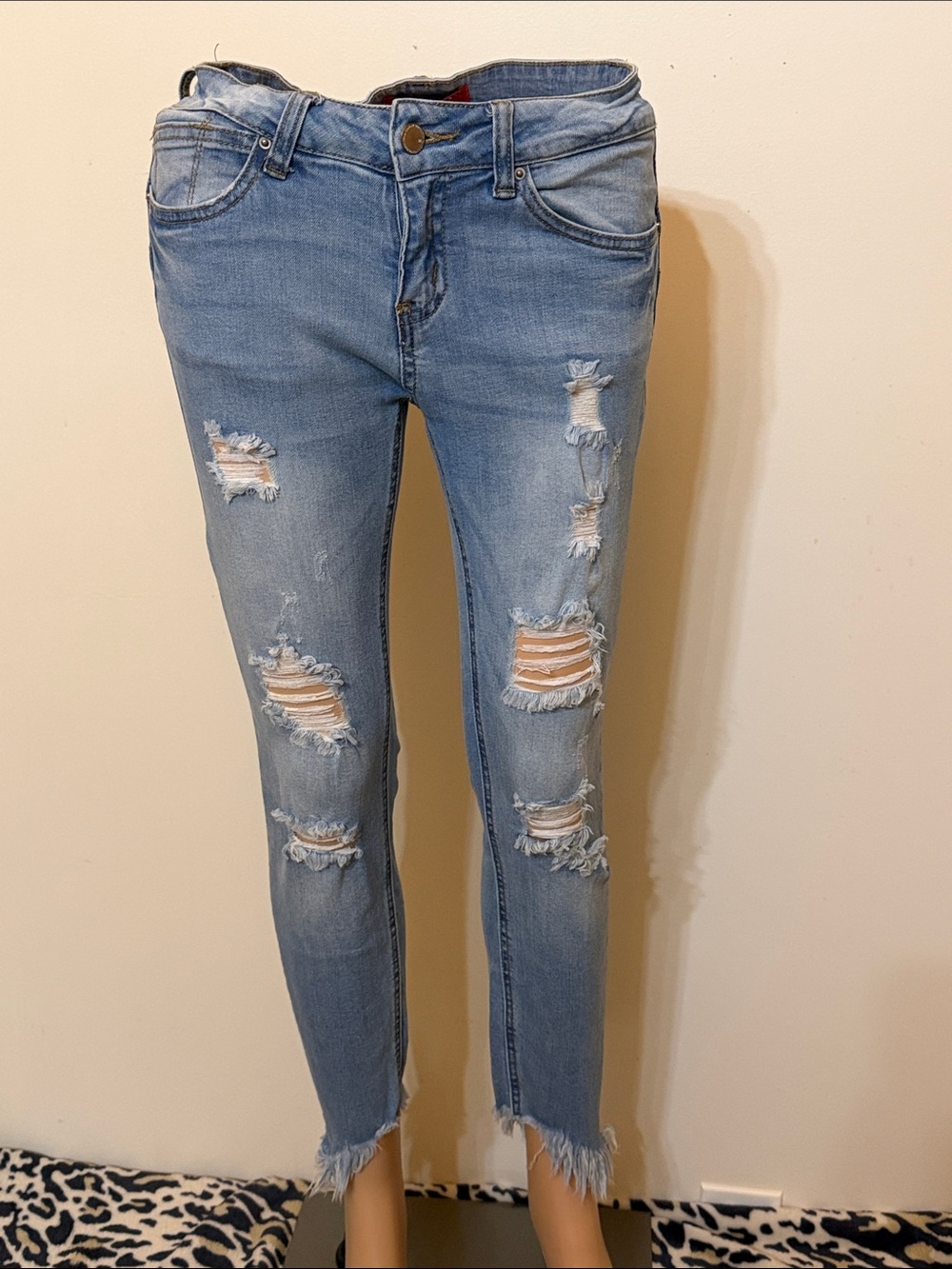 Wax Jean. Light Blue Distressed Skinny Jeans. NWOT Size 2 for women